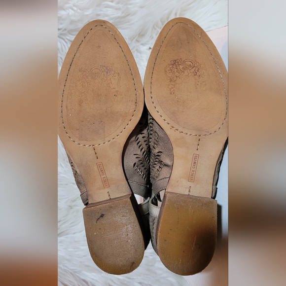 Vince Camuto Campina Bootie Tan Size 6 1/2 M - Picture 5 of 11